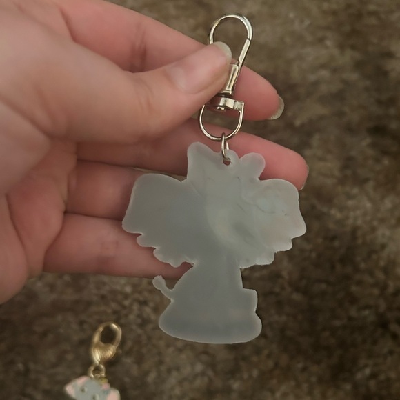 Set of 2 Girl Elephant Key Chains - Picture 6 of 6